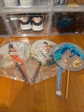 Traditional Chinese Round Silk Hand Fan - Blue Peacock & Floral Designs